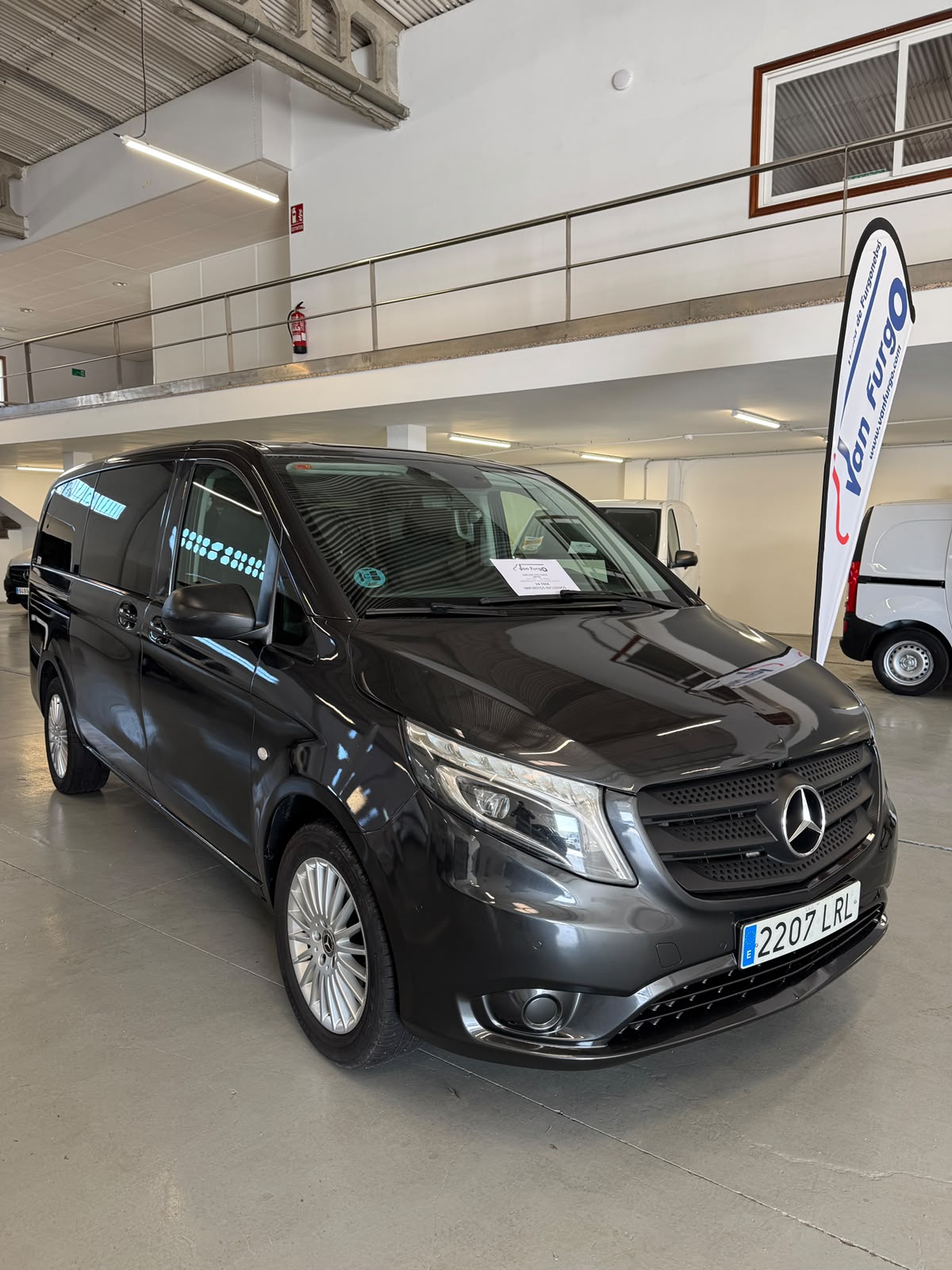 MERCEDES VITO TOURER 9 PLAZAS